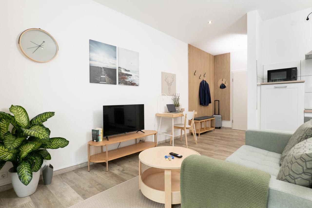 Apart4Me Scandi Apartment Geislingen Zentral Mit Parkplatz 基斯林恩安德斯特 外观 照片